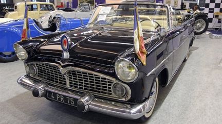 La Simca 1959 du général De Gaulle, au salon rétromobile (AFP/Pierre Verdy)