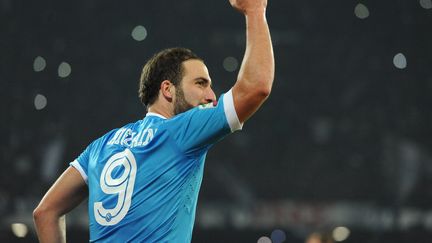 Goleador attitré, Gonzalo Higuain perpétue la tradition argentine à Naples, en héritier fidèle de Diego Maradona. (FRANCO ROMANO / NURPHOTO)