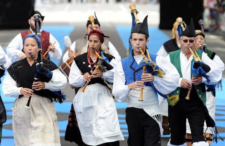 Le Banda de Gaitas Escuela de Asturiana 
 (FRED TANNEAU / AFP)