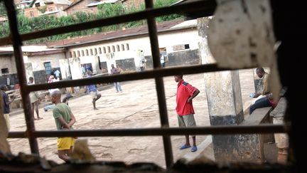 Dans la prison de Bukavu (est de la République Démocratique du Congo)... Photo prise le 5 mai 2006. (WOLFGANG LANGENSTRASSEN / DPA)