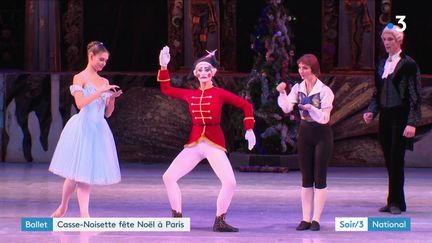 Le ballet Casse-Noisette en représentation à l'opéra de Kiev. (FRANCE 3)