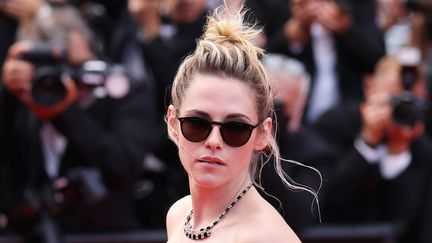 L'actrice américaine Kristen Stewart sur le tapis rouge au Festival de Cannes, le 24 mai 2022.&nbsp; (VITTORIO ZUNINO CELOTTO / GETTY IMAGES EUROPE)