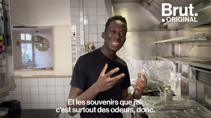 De Dragon Ball Z aux odeurs des épices sur les marchés au Mali, ce plat, c'est l'histoire de sa vie. Le chef Mory Sacko raconte son poulet yassa.