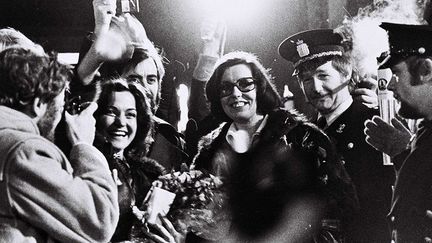 Toutes deux activistes pacifistes nord-irlandaises, elles sont lauréates du prix Nobel de la Paix en 1976. C’est la première fois que ce prix est décerné à deux femmes en même temps sans qu’un homme y soit associé. En lutte contre la violence et la discorde entre les catholiques et les protestants en Irlande du Nord dans les années 70, elles ont fondé le Mouvement des femmes pour la paix. (N.P.S./SIPA)