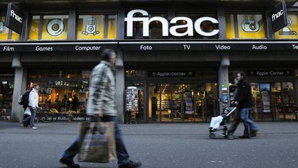 Devant une Fnac &agrave; B&acirc;le (Suisse), en f&eacute;vrier 2009. (SEBASTIEN BOZON / AFP)