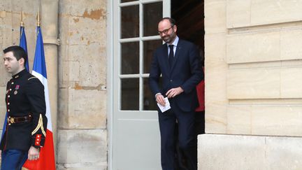 Le Premier ministre Edouard Philippe à la sortie de Matignon (Paris), le 17 janvier 2019. (JACQUES DEMARTHON / AFP)