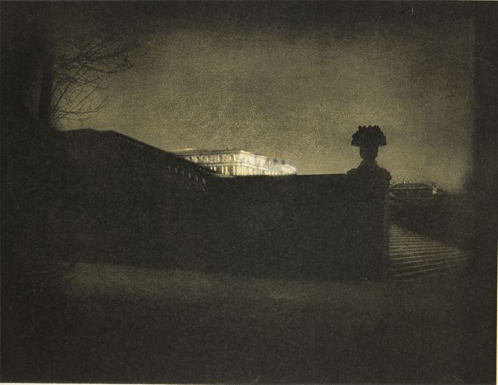 Edward Steichen, "Nocturne -Orangerie Staircase, Versailles, 1905, Paris, musée d'Orsay, don de Minda de Gunzburg, 1981 (© The estate of Edward Steichen © Adagp, Paris, 2019)