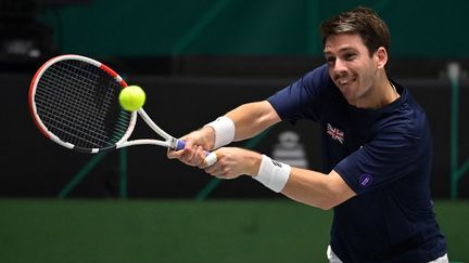 Cameron Norrie lors de son match de Coupe Davis face à&nbsp;Jiri Lehecka, dimanche 28 novembre 2021, à Innsbruck. (JOE KLAMAR / AFP)