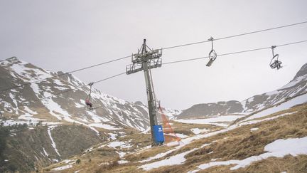 Un accident de télésiège en Espagne fait une trentaine de blessés, dont plusieurs graves, à la frontière française