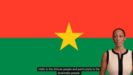 Sur les réseaux sociaux, des vidéos faisant l'apologie de la junte militaire au pouvoir au Burkina Faso circulent. Les personnes qui y participent ne sont en fait que des avatars créés par le logiciel d'intelligence artificielle Synthesia. (franceinfo)