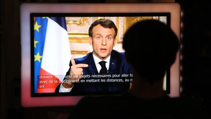 Le président Emmanuel Macron lors de son allocution télévisée sur le coronavirus, le 16 mars 2020. (LUDOVIC MARIN / AFP)