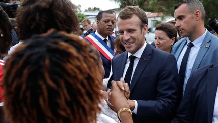 Emmanuel Macron, en visite à Goyave (Guadeloupe), vendredi 28 septembre 2018. (THOMAS SAMSON / AFP)