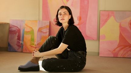 La peintre Inès Longevial expose pour la première fois au musée des Beaux-Arts d'Agen, dans le cadre de son exposition "Magic Hour". (FIONA TORRE)