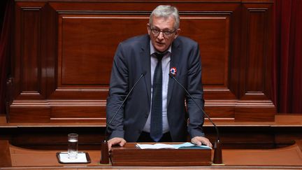 Pierre Laurent s'exprime à la tribune du Congrès de Versailles (Yvelines), le 9 juillet 2018. (LUDOVIC MARIN / AFP)