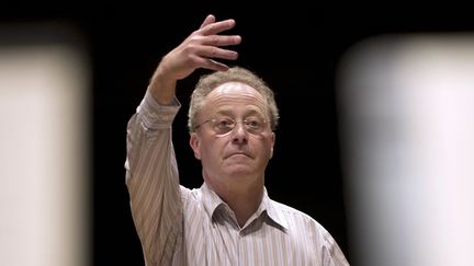 Le chef français Emmanuel Krivine prend la tête de l'Orchestre National de France.
 (Bertrand Langlois / AFP)