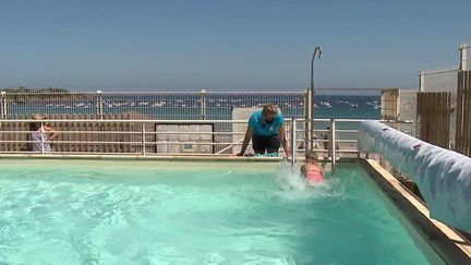 Vacances : le succès des cours de natation (France 3)