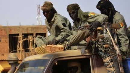 Soldats tchadiens au Niger, en route vers le Mali. (Boureima HAMA / AFP)