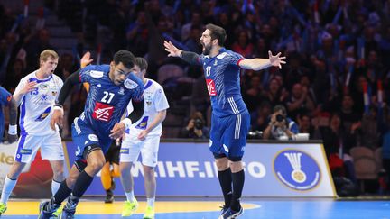 La réaction de Nikola Karabatic lorsque la France revient au score. (STEPHANE ALLAMAN / STEPHANE ALLAMAN)