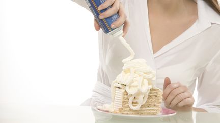 Des siphons &agrave; cr&egrave;me chantilly d&eacute;fectueux sont responsables de blessures s&eacute;rieuses, selon l'association 60 millions de consommateurs. (CLANDESTINI / WESTEND61 / GETTY IMAGES)