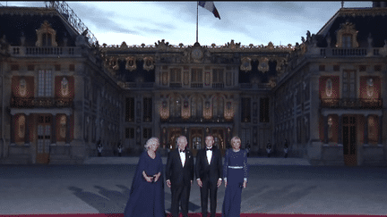 Visite de Charles III à Paris : une soirée de gala à Versailles (Franceinfo)