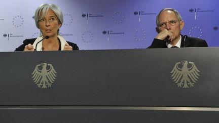 Christine Lagarde et son homologue allemand Wolfgang Schäuble à Bruxelles, le 21 mai 2010 (AFP)