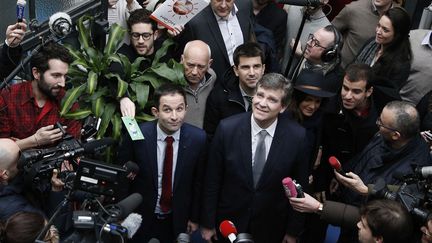 Montebourg et Hamon visitent ensemble une pépinière d'entreprises à Paris