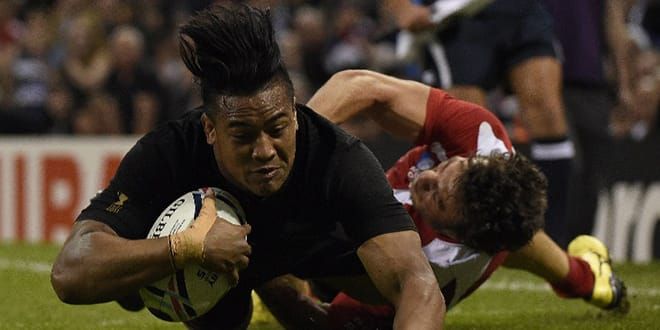 Julian Savea auteur d'un des cinq de ses essais de la phase de groupe dans le Mondial-2015