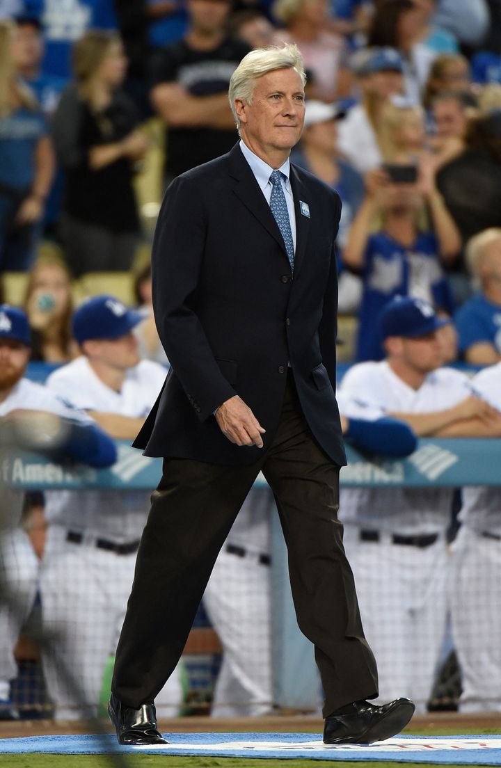 L'homme d'affaires américain Mark Walter lors d'un match des Dodgers, dont il est copropriétaire, le 23 septembre 2016, à Los Angeles, en Californie. (LISA BLUMENFELD / GETTY IMAGES NORTH AMERICA / AFP)