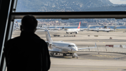 &nbsp; (Les candidats à la reprise de l'aéroport de Nice-Côte d'Azur ont jusqu'au 12 mai pour se déclarer © MaxPPP)