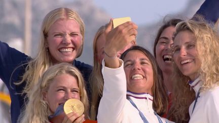 Paris 2024 : deux médailles de bronze et deux fiançailles pour les championnes françaises de voile (France 2)