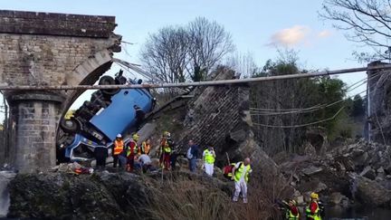 Gard : l'effondrement spectaculaire d'un pont à Chamborigaud interroge