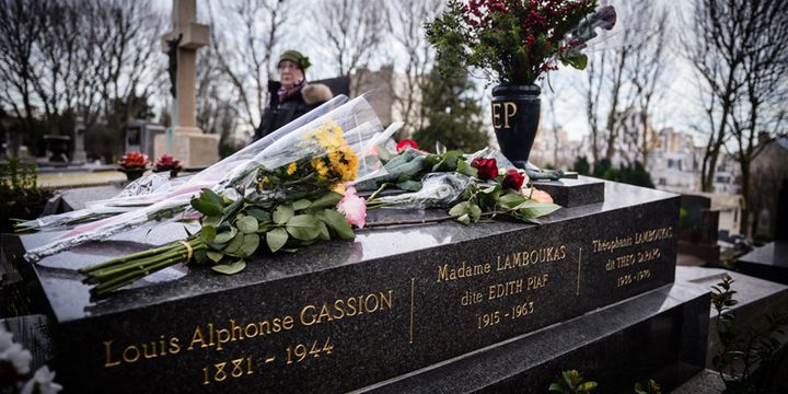 La tombe d'Edith Piaf et de Théo Sarapo au père Lachaise, le 19 décembre 2015
 (Christophe Petit Tesson / MaxPPP)