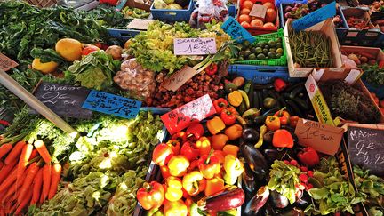 &nbsp; (Le prix moyen a augmenté de 53 centimes pour les fruits et 20 centimes pour les légumes © AFP / Philippe Hugen)