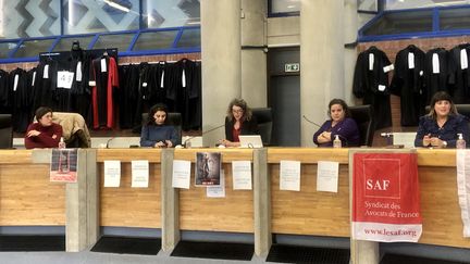 Une conférence de presse au tribunal de Bobigny (Seine-Saint-Denis), le 22 novembre 2022, jour de mobilisation des professionnels de la justice. (JULIETTE CAMPION / FRANCEINFO)