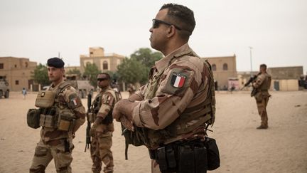 Les soldats français de Barkhane le 14 décembre 2021, lors de leur retrait de Tombouctou, au Mali. (FLORENT VERGNES / AFP)