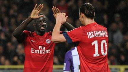 Mamadou Sakho et Zlatan Ibrahimovic (PASCAL PAVANI / AFP)