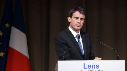 Le Premier ministre, Manuel Valls, prononce un discours au Louvre-Lens (Pas-de-Calais), le 29 juin 2016. (FRANCOIS LO PRESTI / AFP)