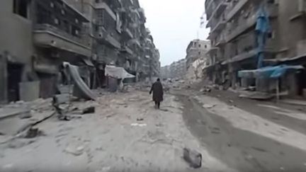 Capture d'écran d'une vidé montrant le quartier de Chaar en Syrie. (ALEPPO MEDIA CENTER / YOUTUBE)