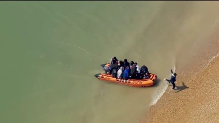 Drame à Calais : l'Angleterre et la France s'accusent