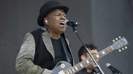 Le chanteur américain Tito Jackson lors d'un concert à Inglewood, en Californie, le 31 août 2024. (SCOTT DUDELSON / GETTY IMAGES NORTH AMERICA)