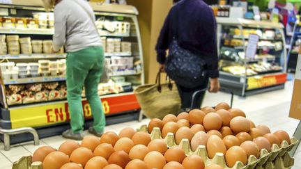 Des œufs sont présentés dans une grande surface de Lille (Nord), le 11 août 2017. (PHILIPPE HUGUEN / AFP)