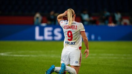 Eugénie Le Sommer, l'attaquante internationale de Lyon, touchée à la cuisse face au PSG (ANTOINE MASSINON / A2M SPORT CONSULTING)