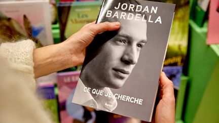 L'autobiographie de Jordan Bardella a été publiée chez Fayard, une maison d'édition du groupe Hachette. (ADNAN FARZAT / NURPHOTO)