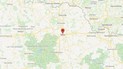 Les policiers ont dû intervenir dimanche 12 juillet à Metz pour secourir un nourrisson tenu sur le rebord d'une fenêtre.









 (GOOGLE MAPS)