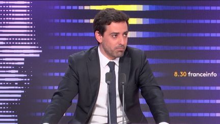 Stéphane Séjourné, secrétaire général de Renaissance, était l'invité du "8h30&nbsp;franceinfo", vendredi 7 avril 2023. (FRANCEINFO / RADIOFRANCE)