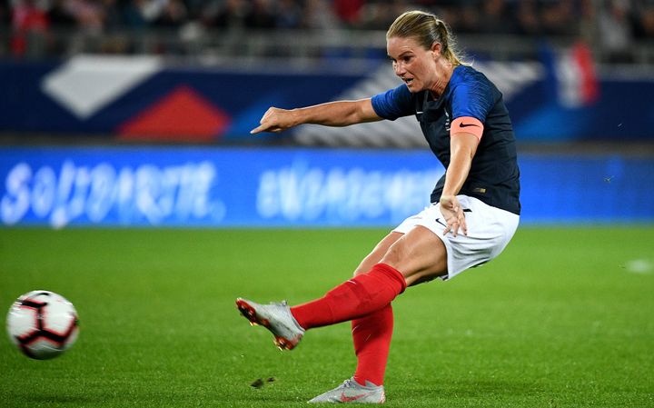 La capitaine des Bleues, Amandine Henry, le 1er septembre 2018 à Amiens (Somme).&nbsp; (FRANCK FIFE / AFP)