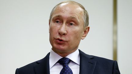 Vladimir Poutine &agrave; l'issue de sa rencontre avec Fran&ccedil;ois Hollande, samedi 6 d&eacute;cembre &agrave; Moscou (Russie). ( MAXIM ZMEYEV / REUTERS )