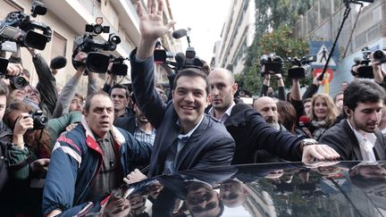 Alexis Tsipras, leader de la formation de gauche Syriza, dimanche 25 janver 2015 &agrave; Ath&egrave;nes (Gr&egrave;ce). Son parti est le grand vainqueur des &eacute;lections l&eacute;gislatives organis&eacute;es dans le pays. (LOUISA GOULIAMAKI / AFP)