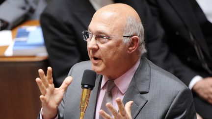 Le ministre du Travail,&nbsp;Michel Sapin,&nbsp;devant l'Assembl&eacute;e nationale le 17 juin 2012. (BERTRAND GUAY / AFP)