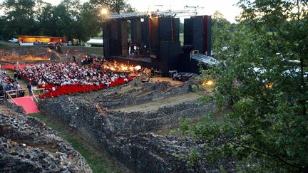 Jusqu'au 14 août 2024, l'opéra "La Bohème" de Puccini est à voir au théâtre gallo-romain de Sanxay à l'occasion des Soirées lyriques. (NRCO / MAXPPP)